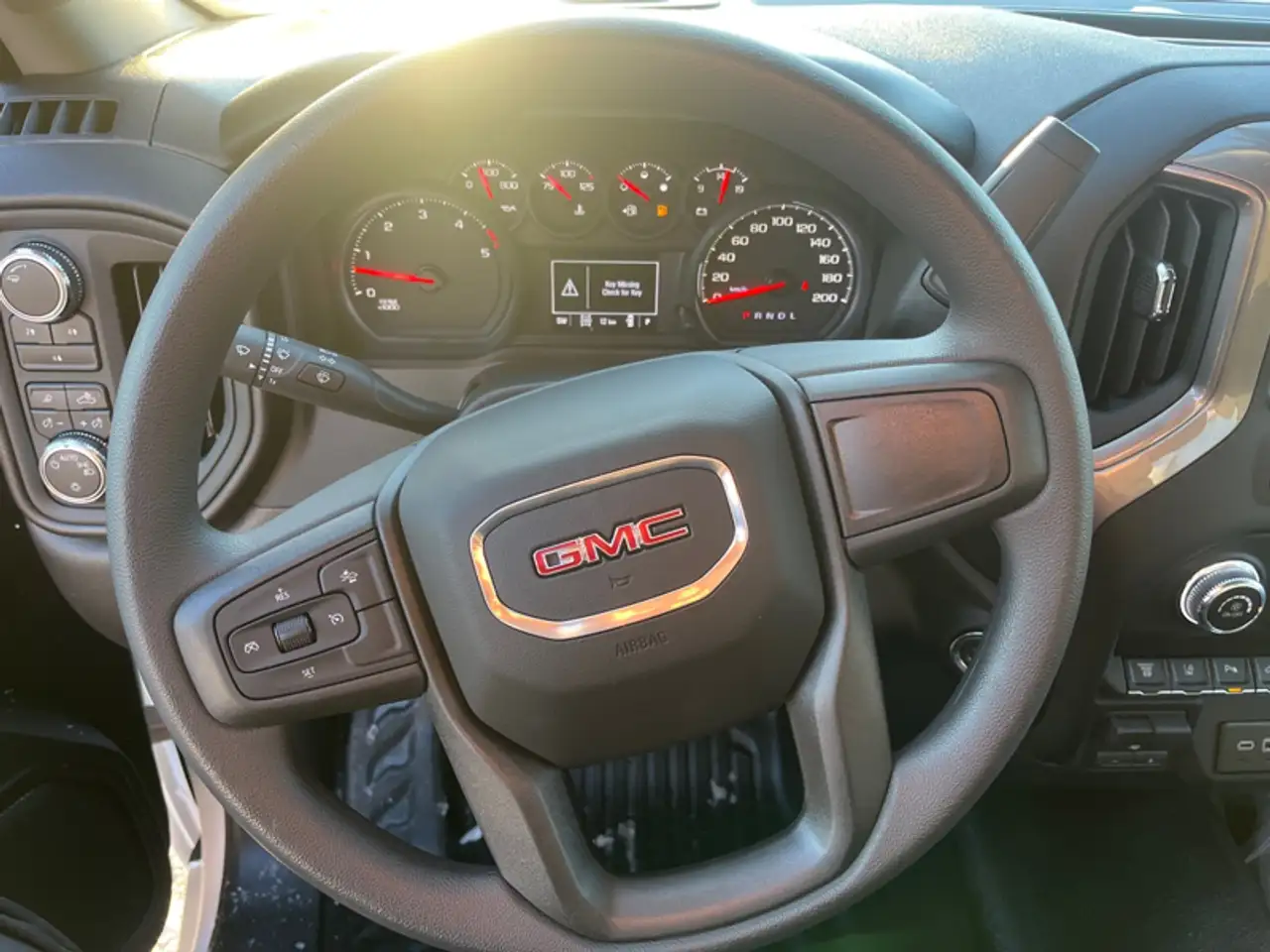 GMC Sierra 3500HD снимка GMC Sierra 3500HD