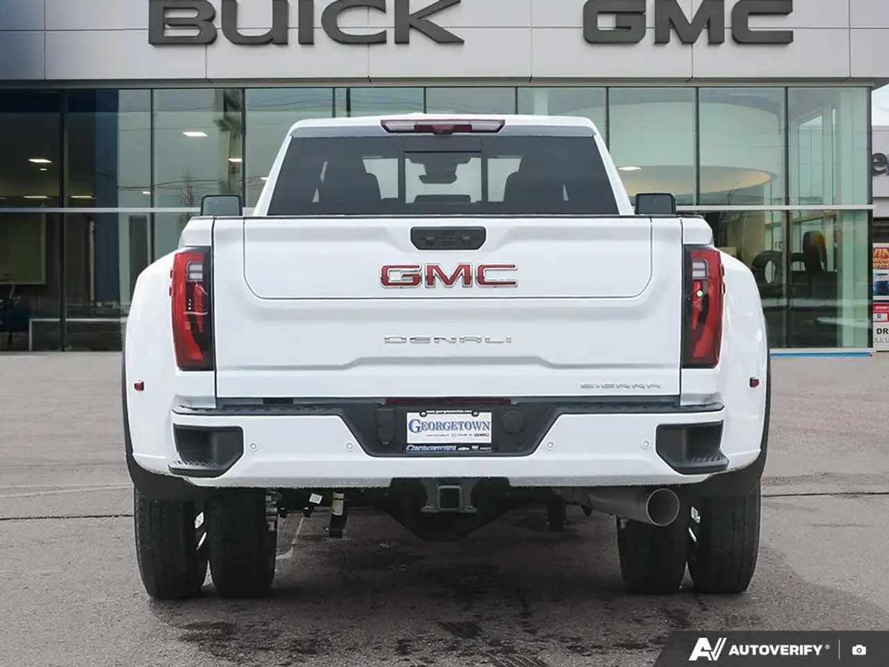 GMC Sierra 3500HD снимка GMC Sierra 3500HD