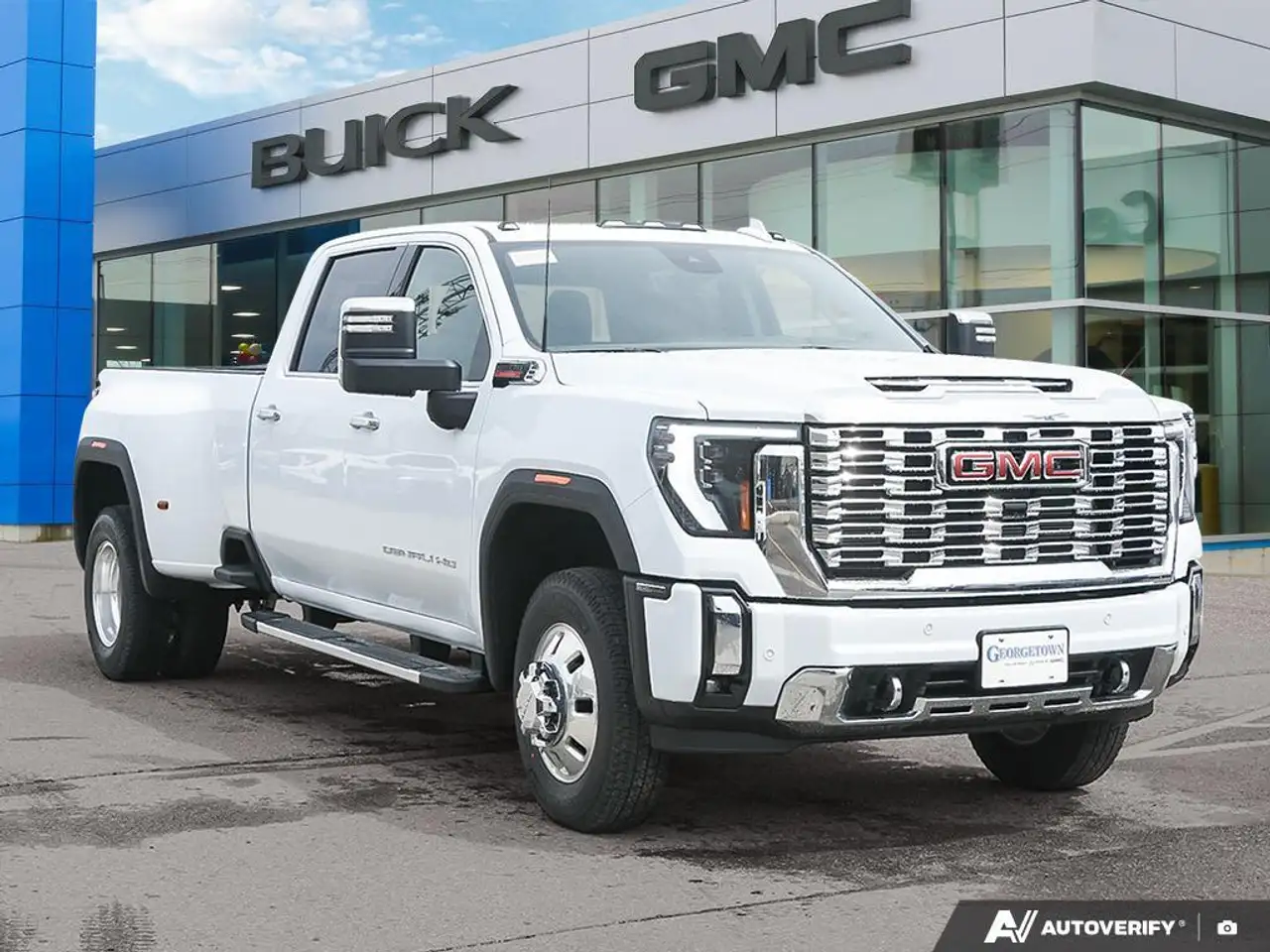 GMC Sierra 3500HD снимка GMC Sierra 3500HD