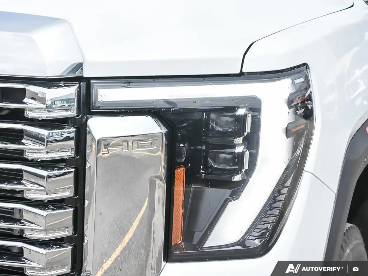 GMC Sierra 3500HD снимка GMC Sierra 3500HD