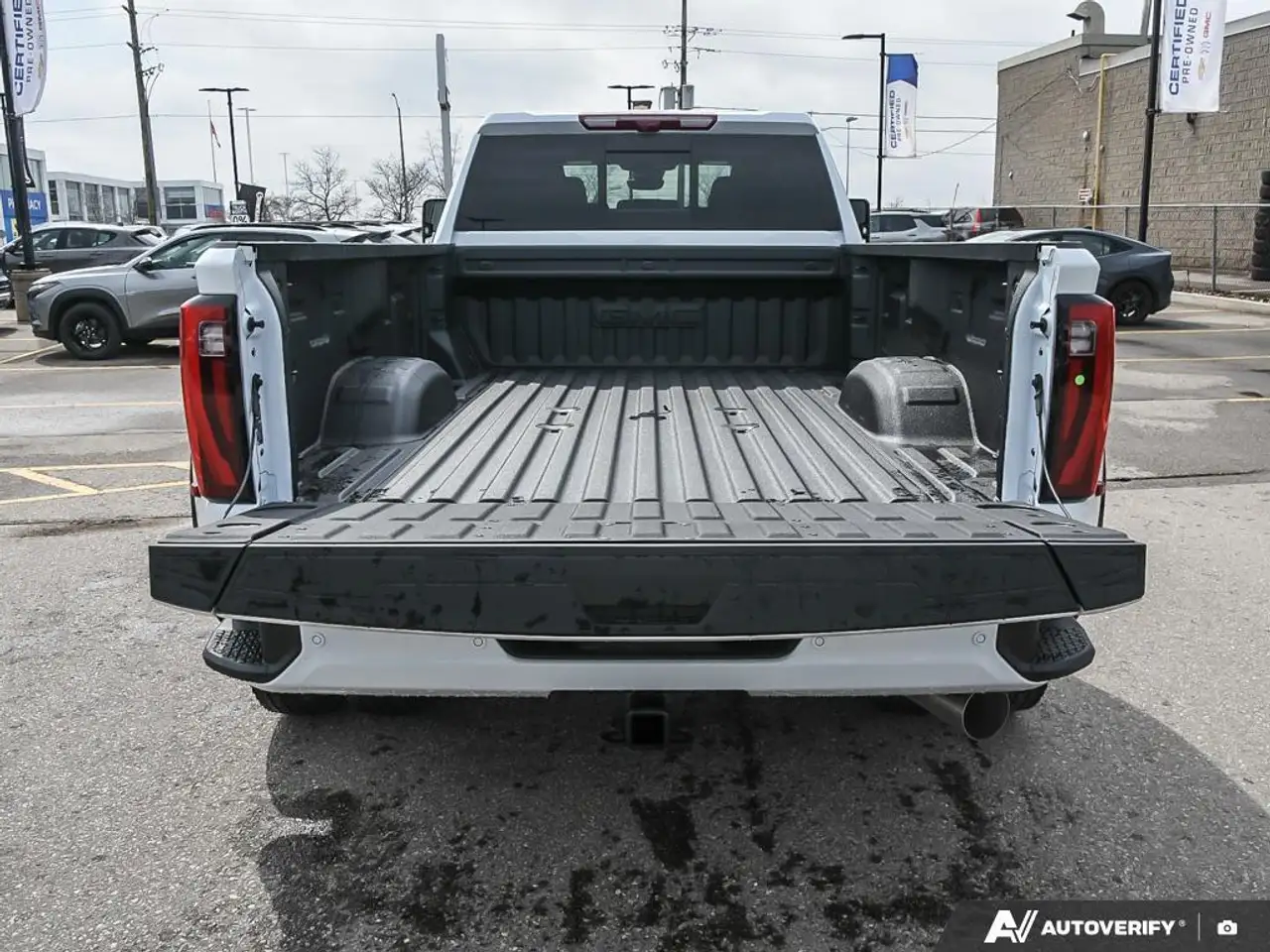 GMC Sierra 3500HD снимка GMC Sierra 3500HD
