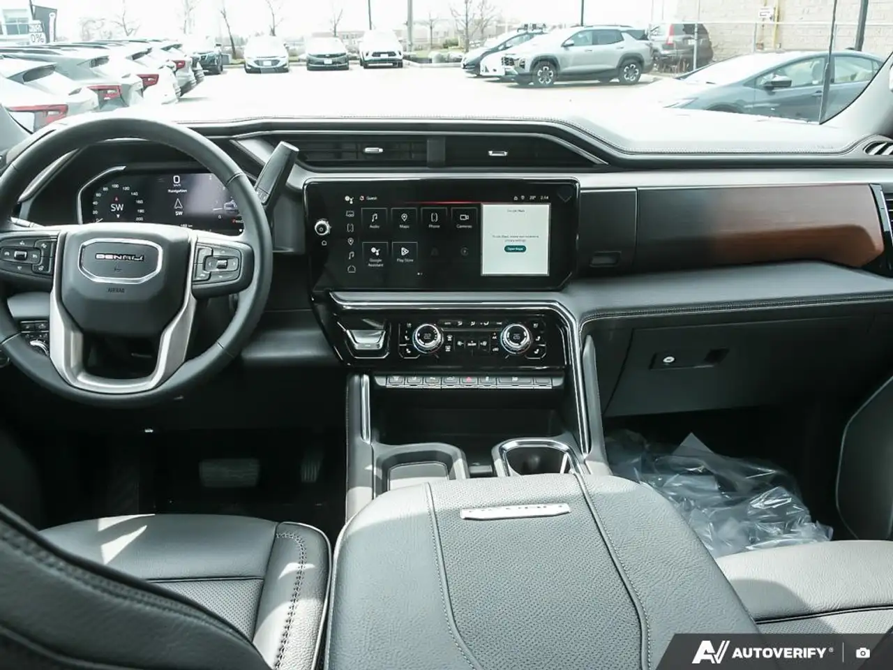 GMC Sierra 3500HD снимка GMC Sierra 3500HD