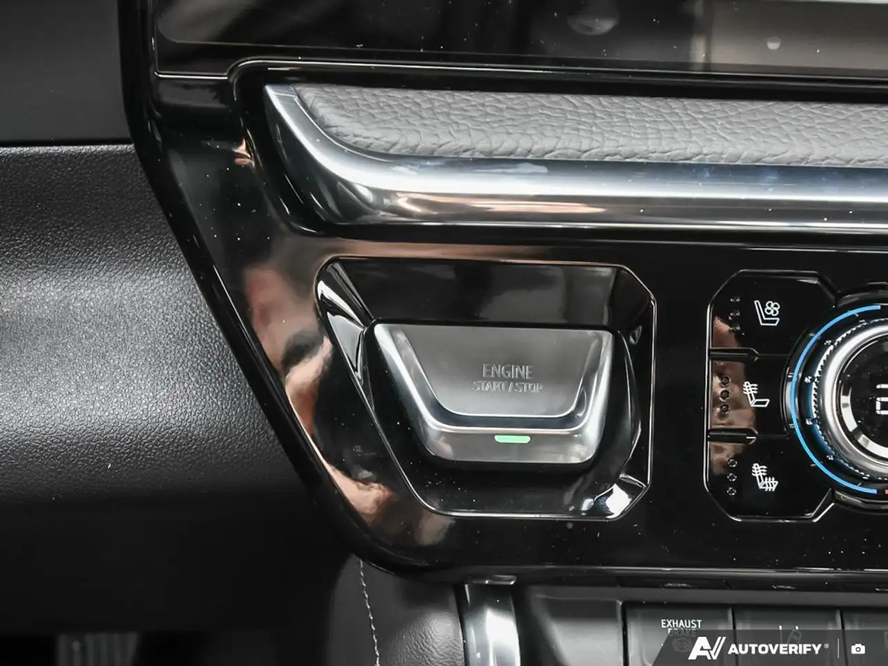GMC Sierra 3500HD снимка GMC Sierra 3500HD