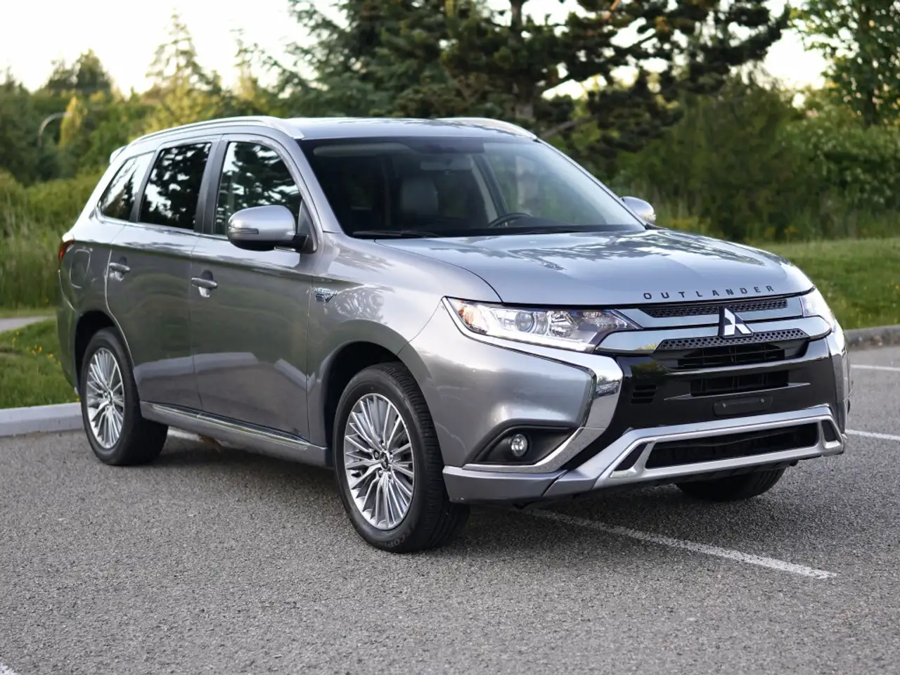 Mitsubishi Outlander photo Mitsubishi Outlander