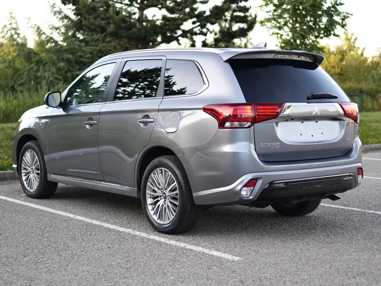 Mitsubishi Outlander photo Mitsubishi Outlander