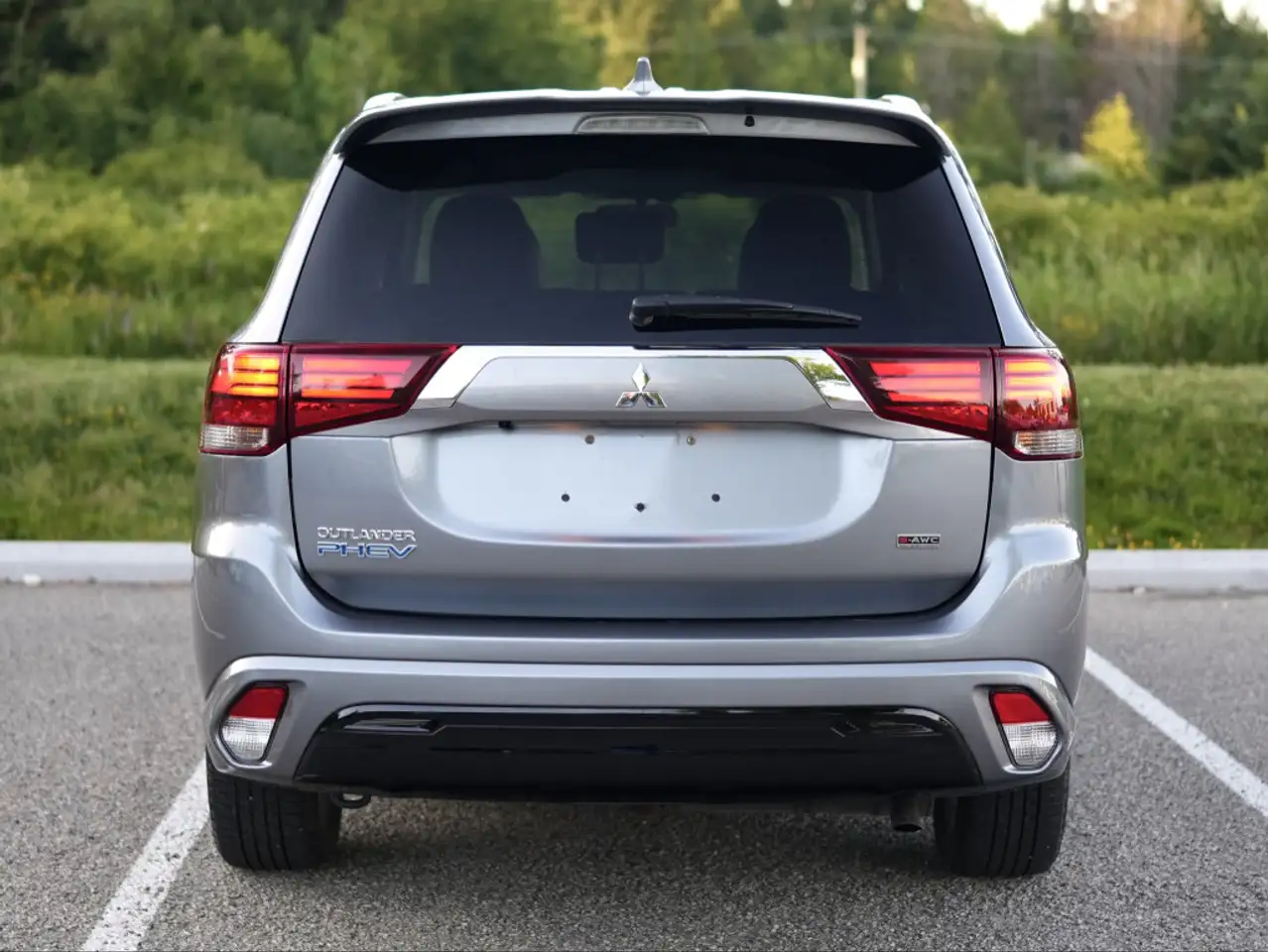Mitsubishi Outlander photo Mitsubishi Outlander