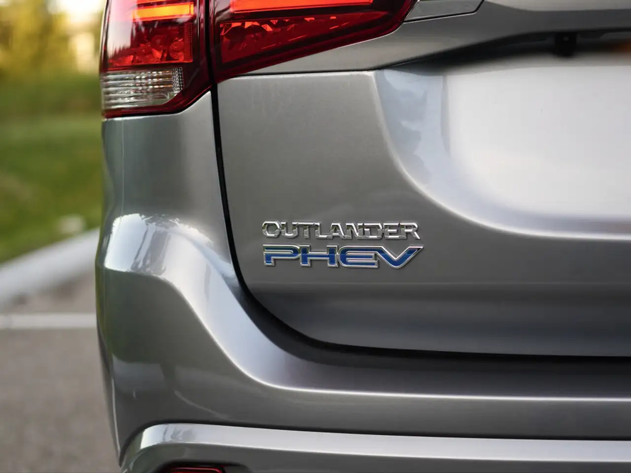 Mitsubishi Outlander photo Mitsubishi Outlander
