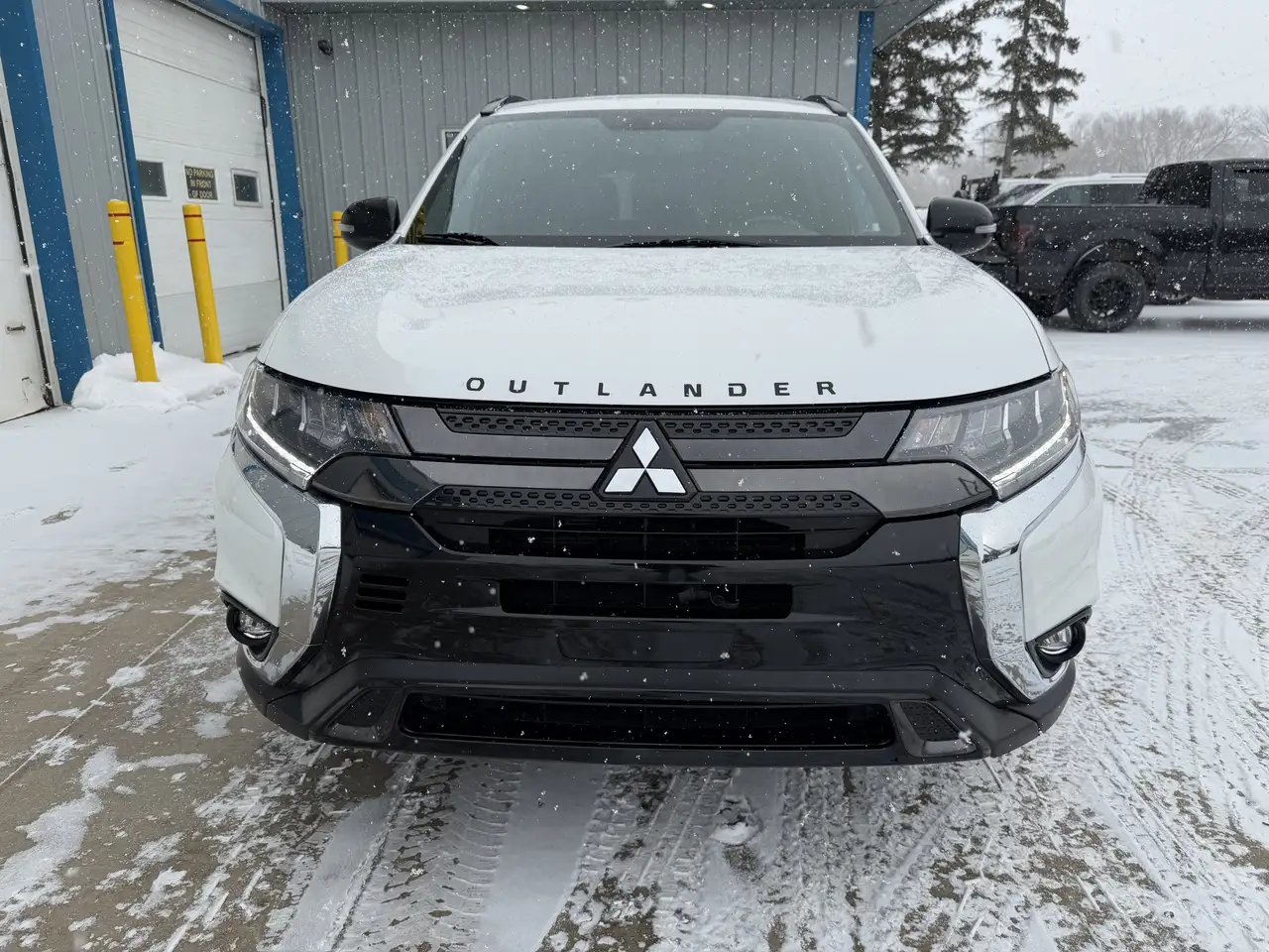 Mitsubishi Outlander снимка Mitsubishi Outlander