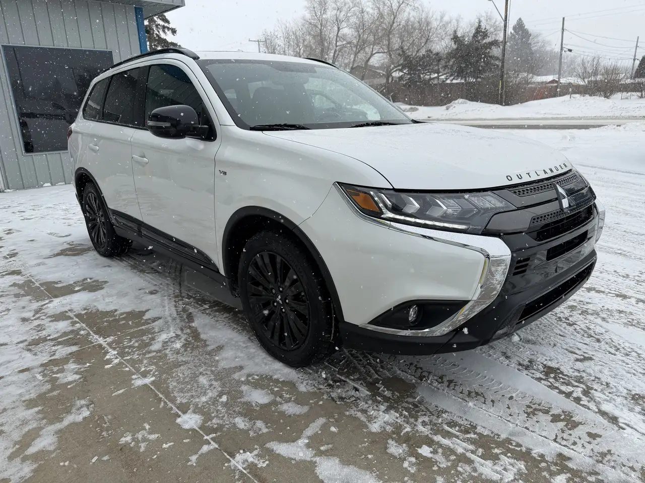 Mitsubishi Outlander снимка Mitsubishi Outlander