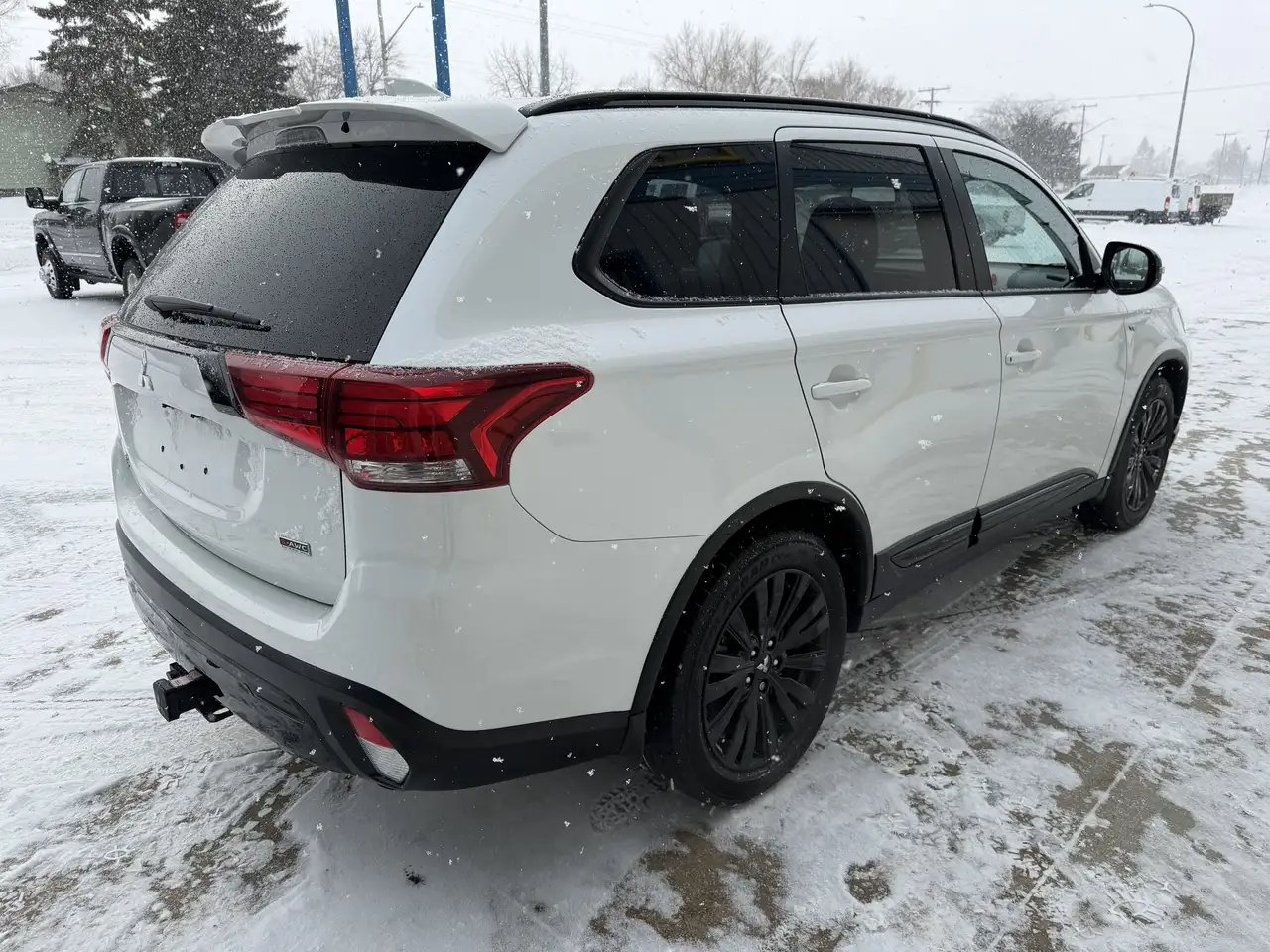 Mitsubishi Outlander снимка Mitsubishi Outlander