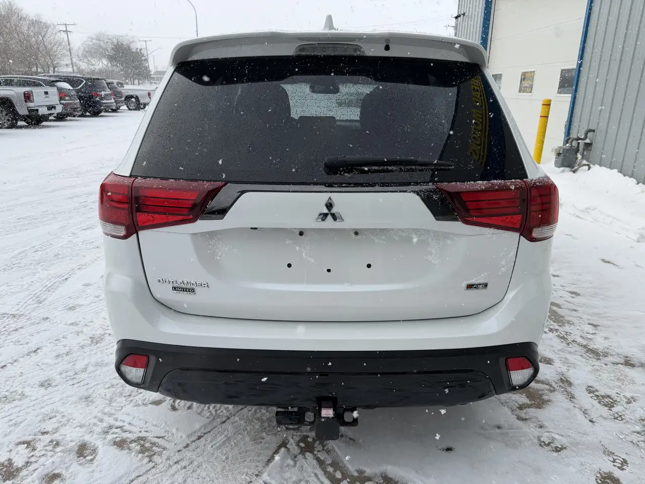 Mitsubishi Outlander снимка Mitsubishi Outlander