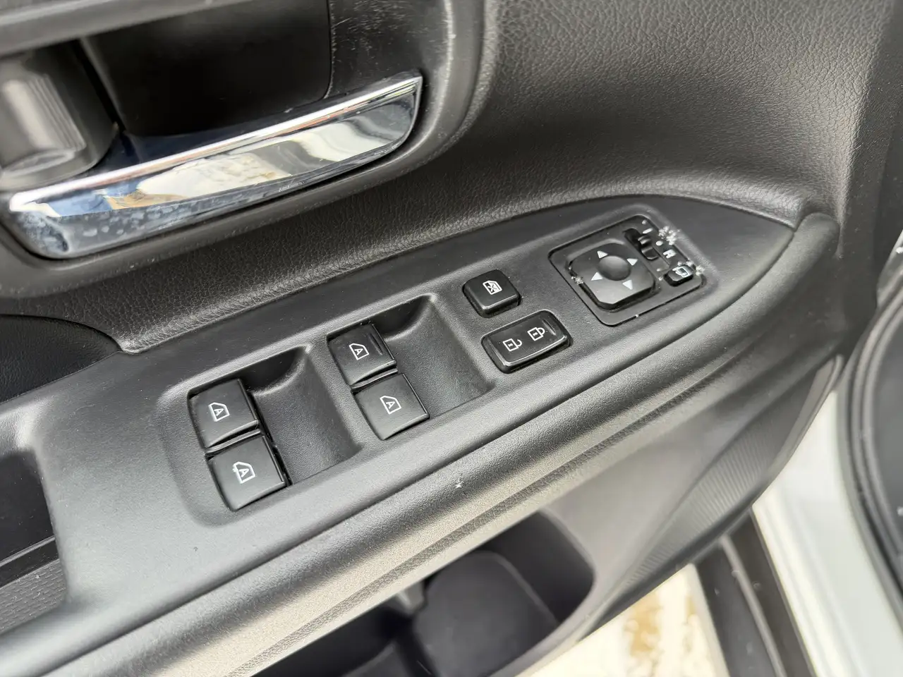 Mitsubishi Outlander снимка Mitsubishi Outlander