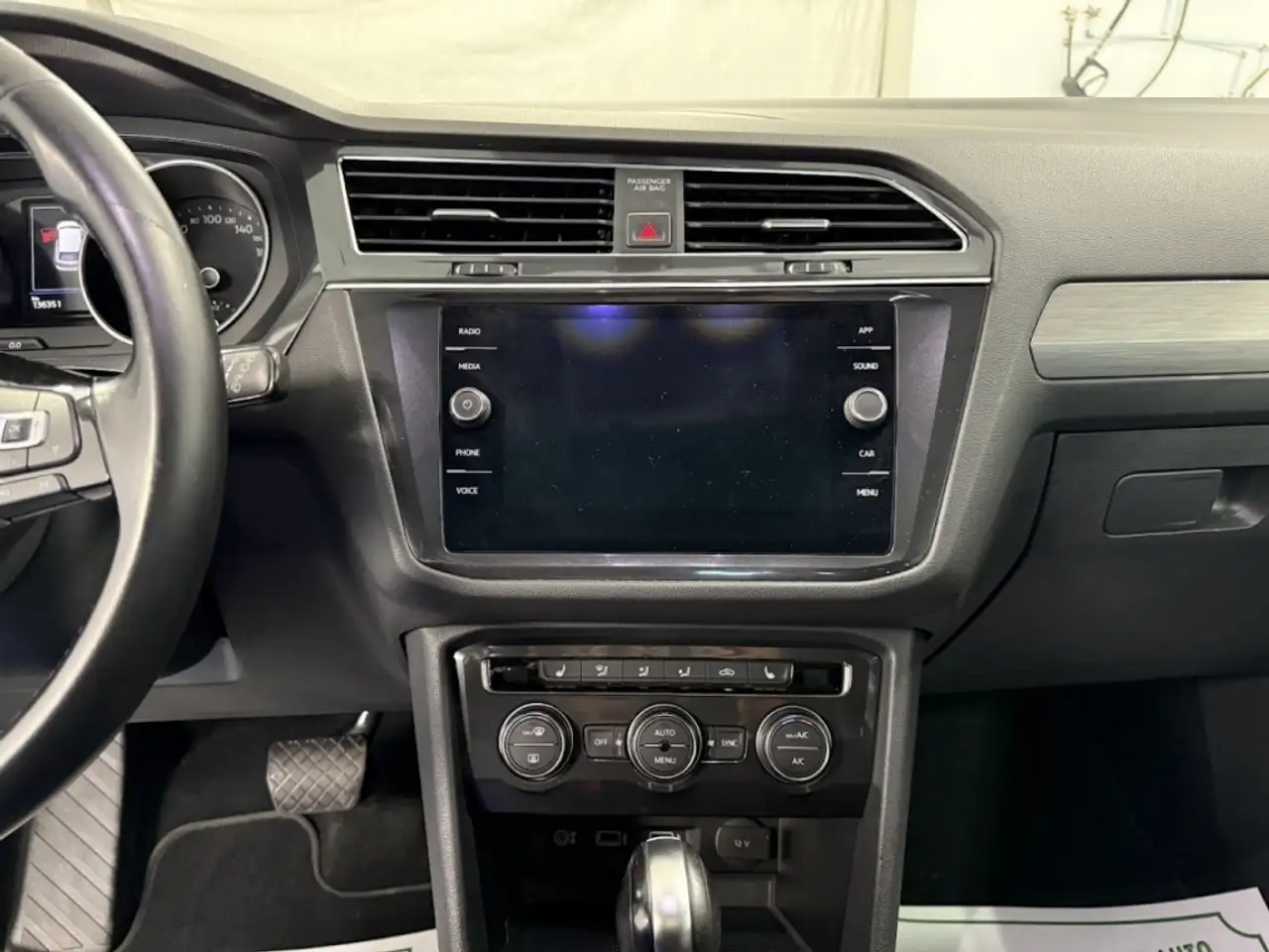 Volkswagen Tiguan снимка Volkswagen Tiguan