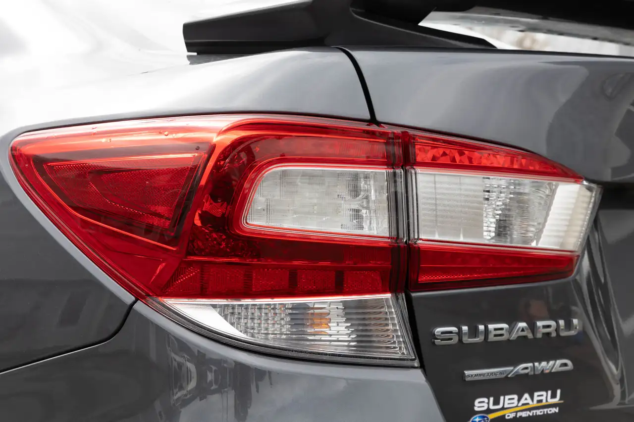 Subaru Impreza снимка Subaru Impreza