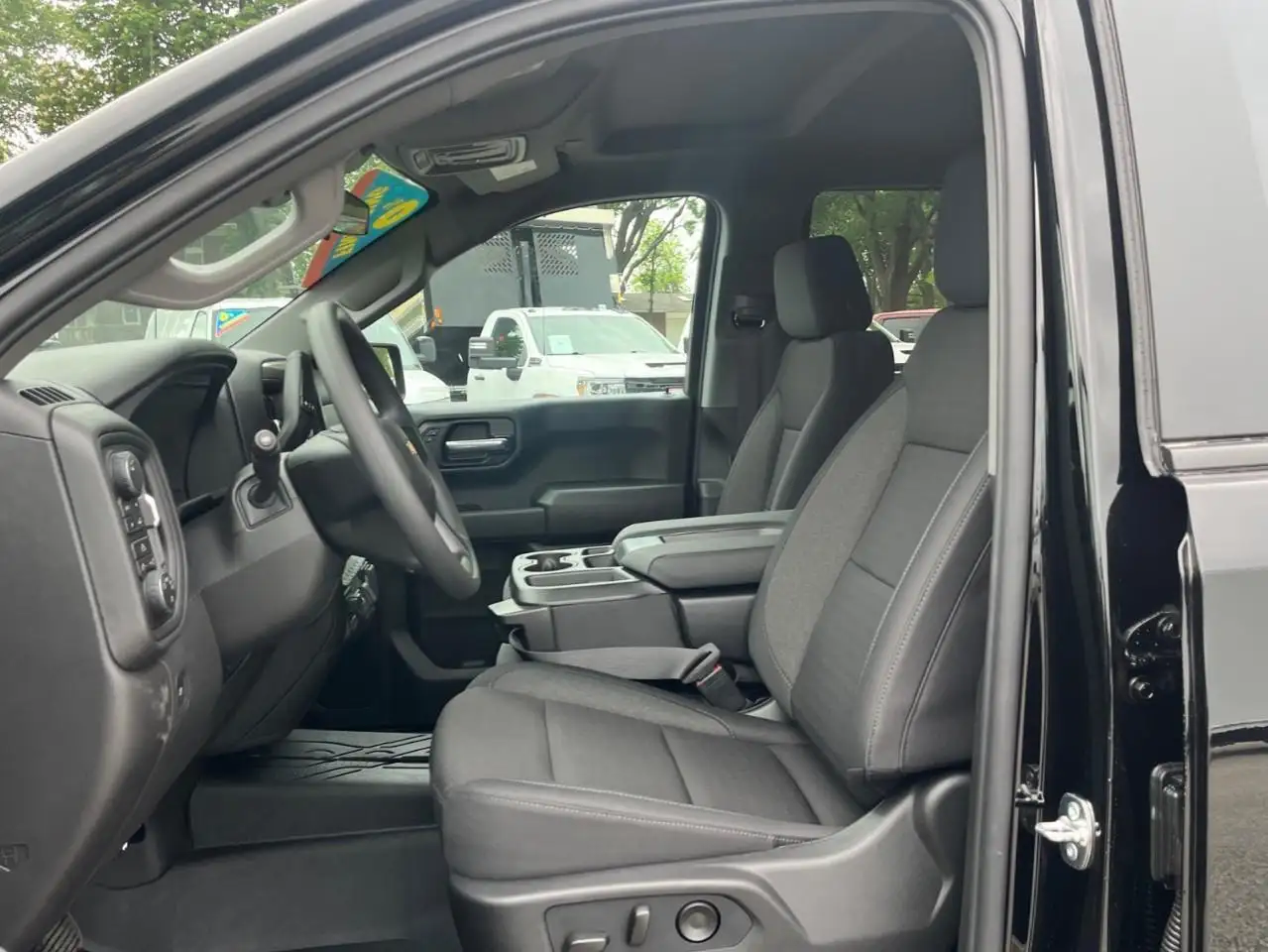 Chevrolet Silverado 1500 снимка Chevrolet Silverado 1500