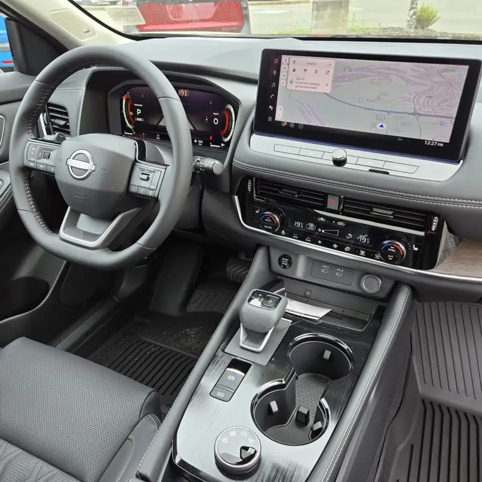 Nissan Rogue снимка Nissan Rogue
