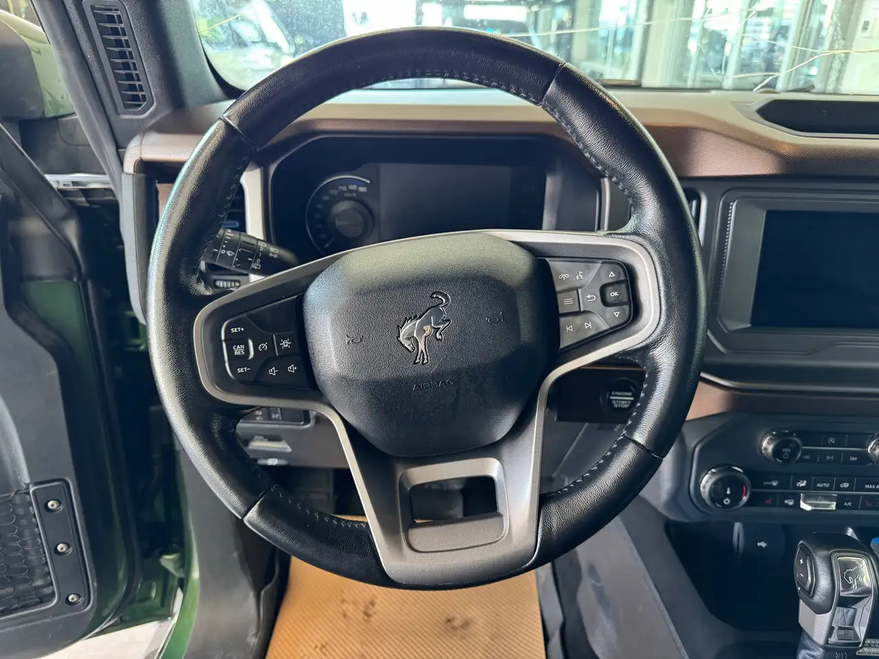 Ford Bronco photo Ford Bronco
