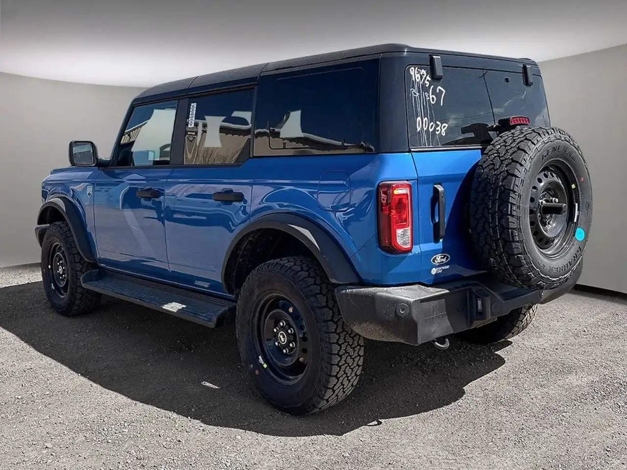 Ford Bronco снимка Ford Bronco