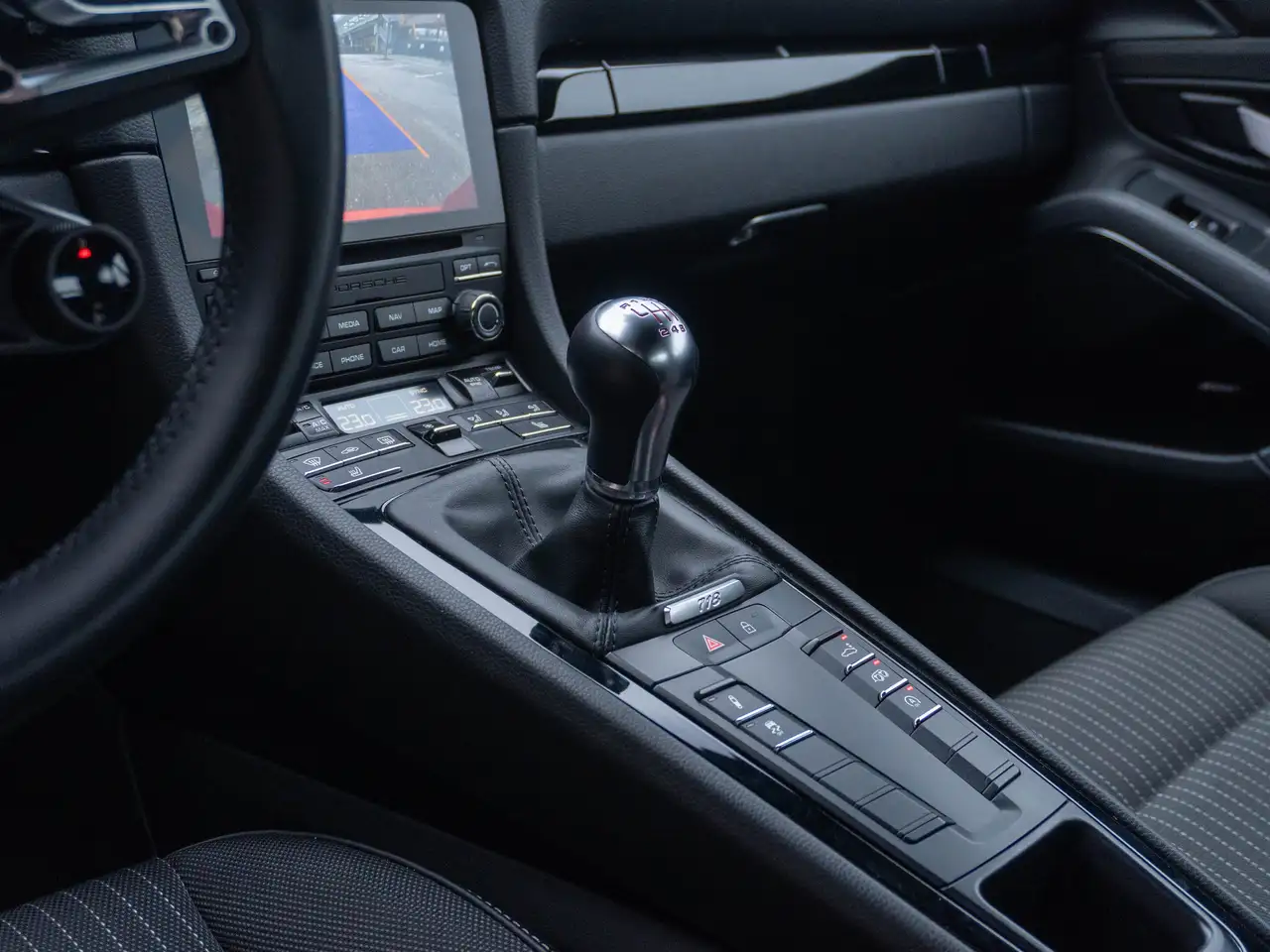 Porsche 718 Cayman снимка Porsche 718 Cayman