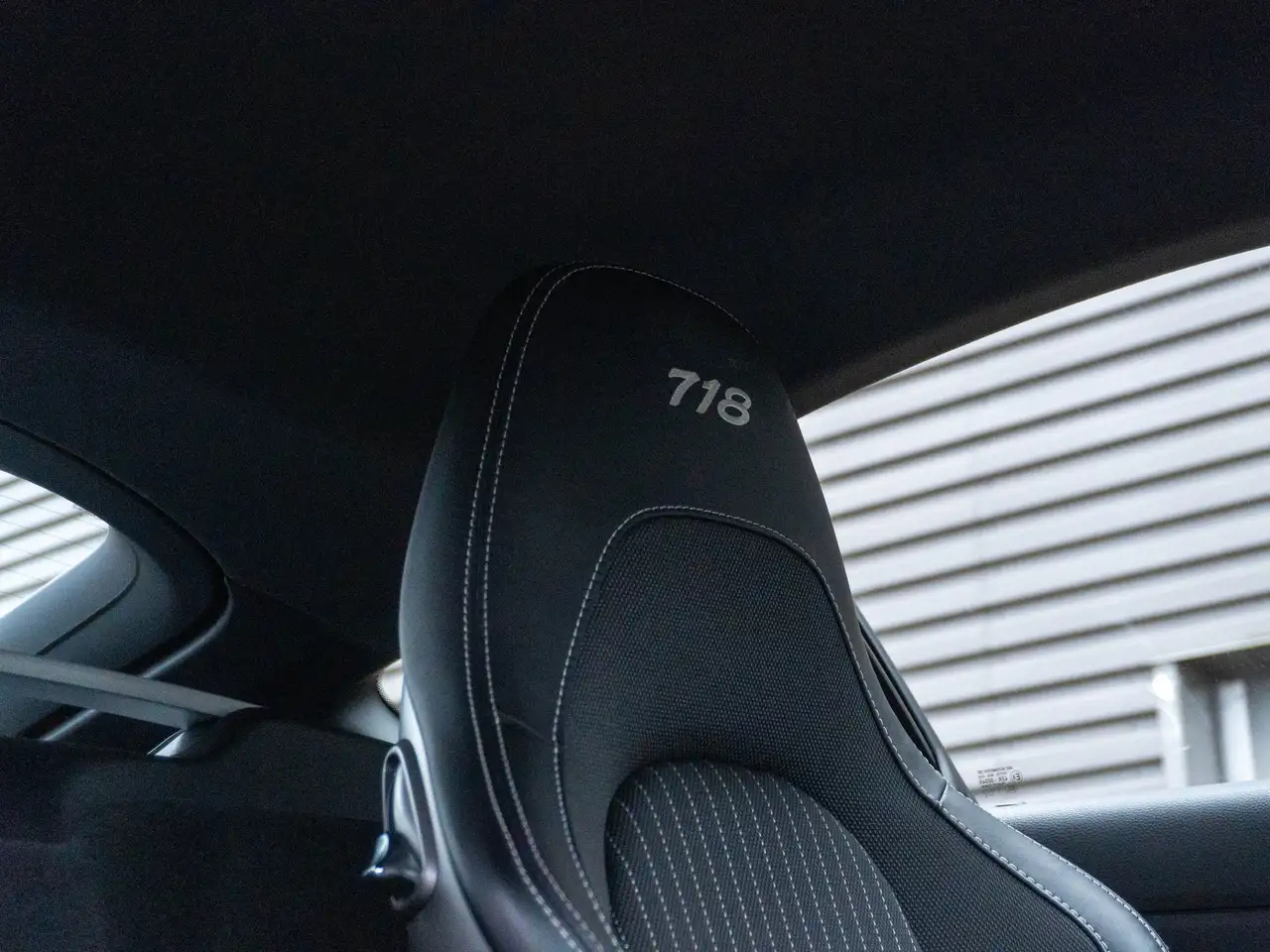 Porsche 718 Cayman снимка Porsche 718 Cayman