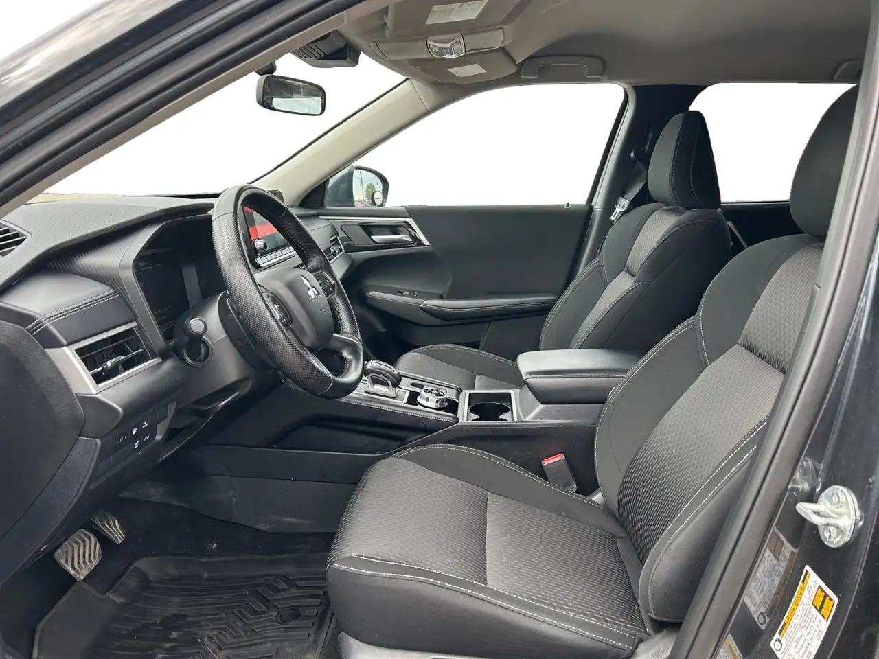 Mitsubishi Outlander снимка Mitsubishi Outlander