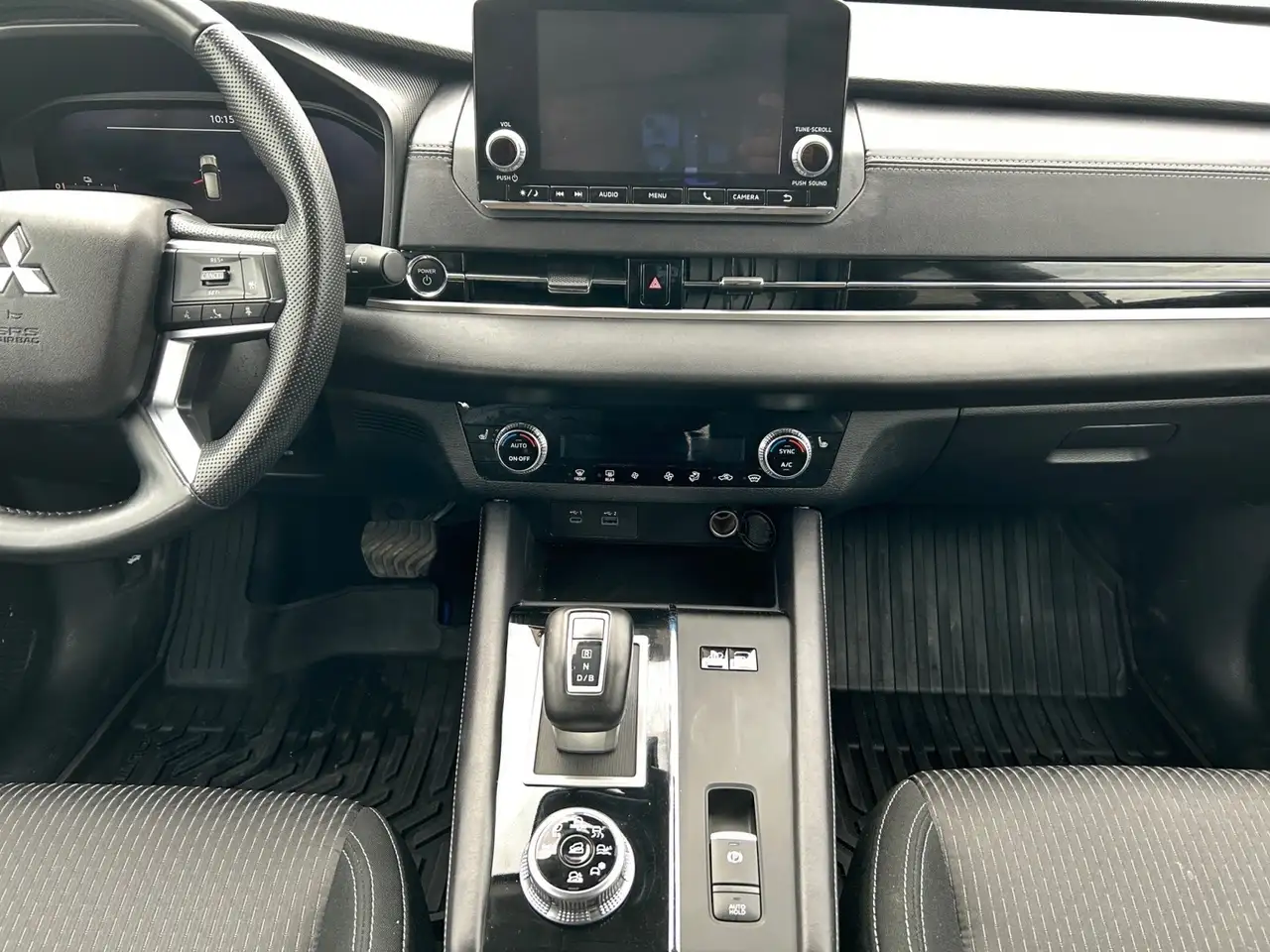 Mitsubishi Outlander снимка Mitsubishi Outlander