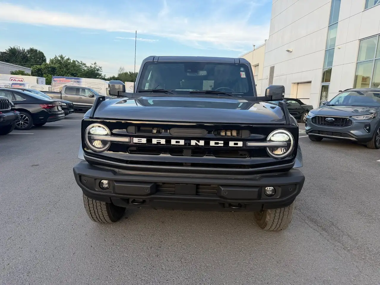 Ford Bronco photo Ford Bronco