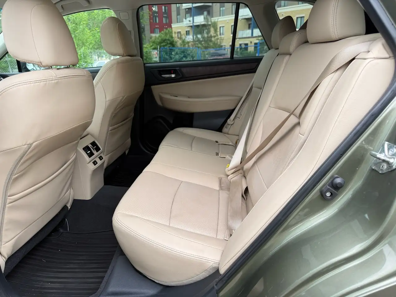 Subaru OUTBACK photo Subaru OUTBACK