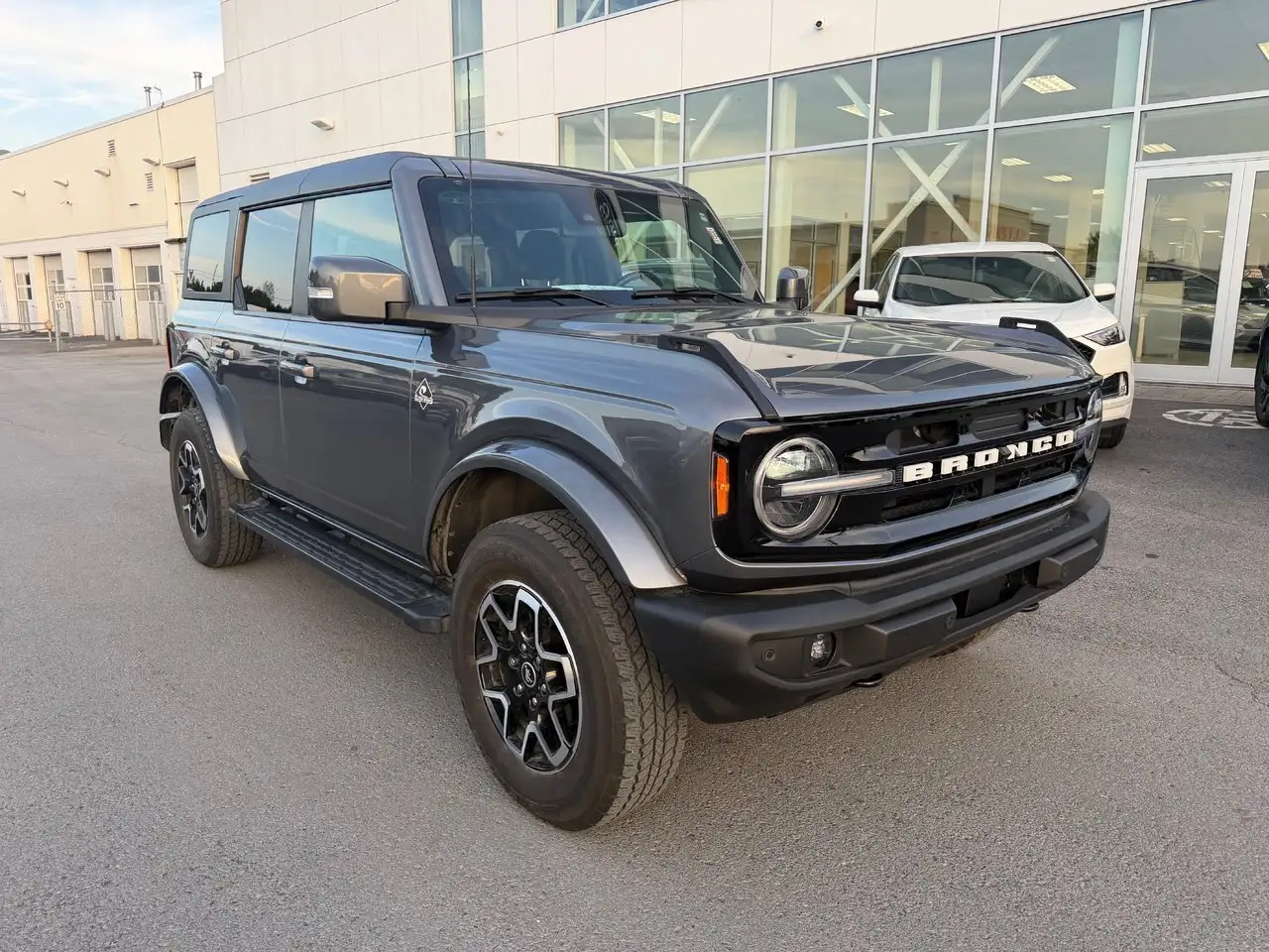 Ford Bronco photo Ford Bronco