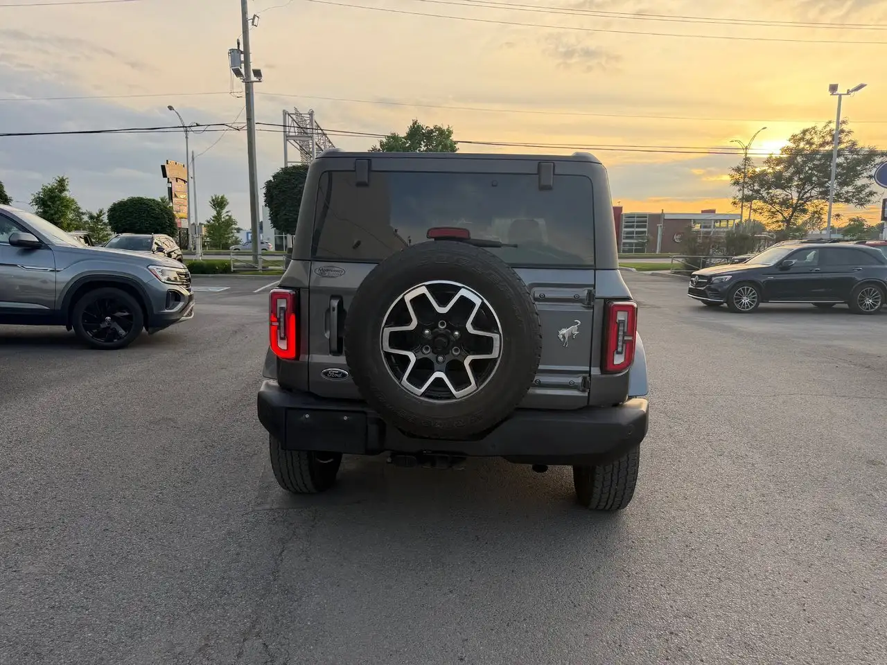 Ford Bronco photo Ford Bronco