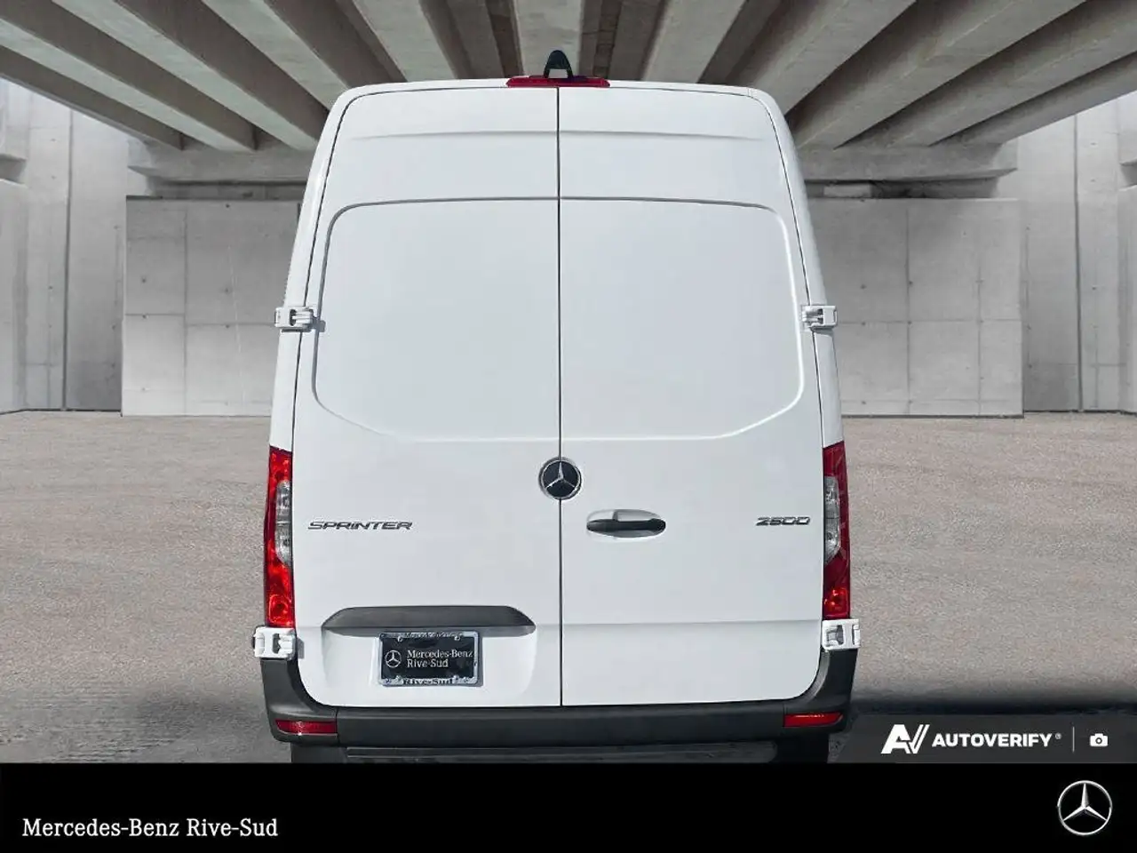 Mercedes-Benz Sprinter снимка Mercedes-Benz Sprinter
