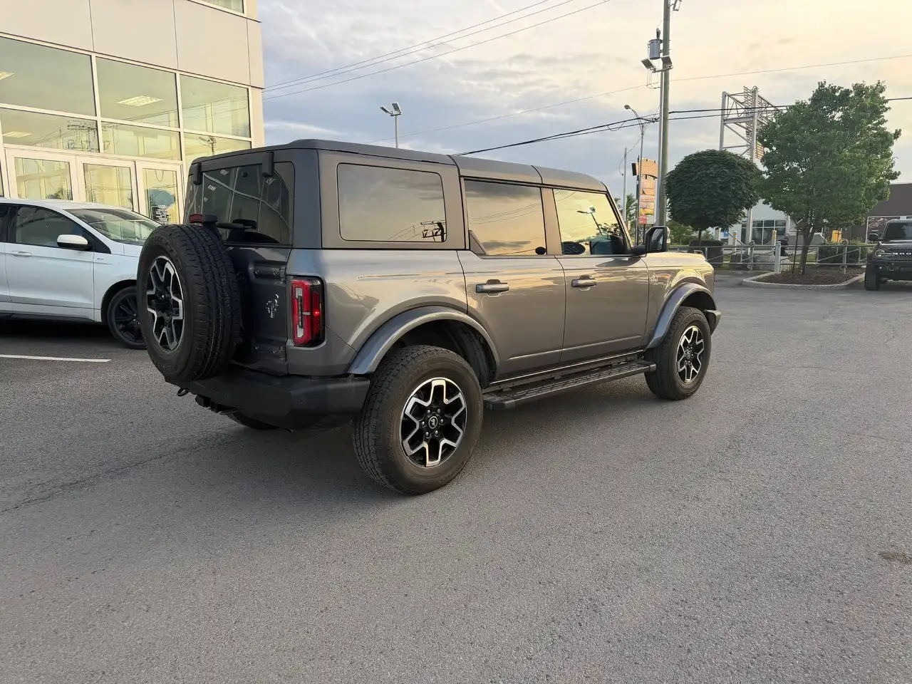 Ford Bronco photo Ford Bronco