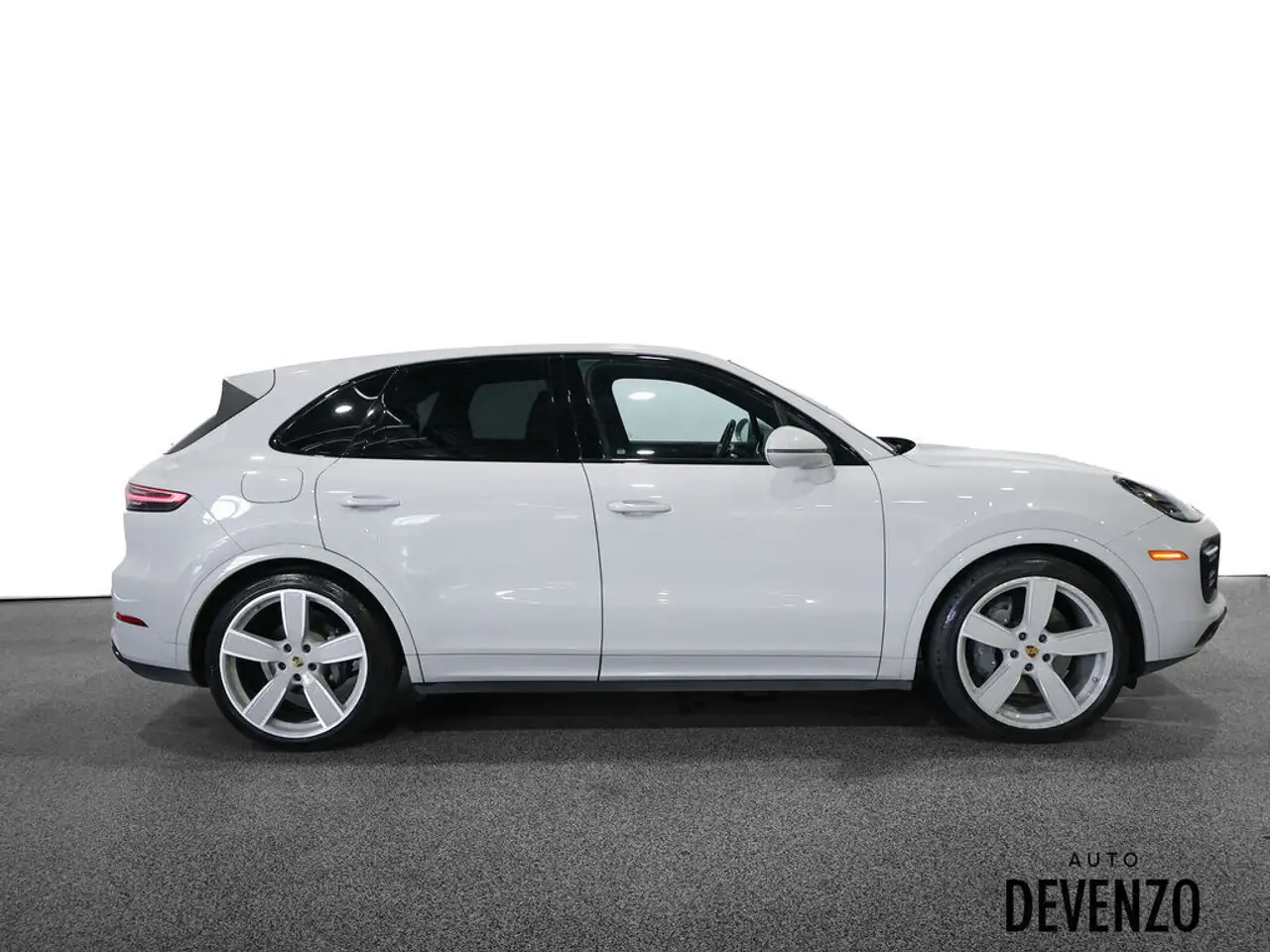Porsche Cayenne снимка Porsche Cayenne