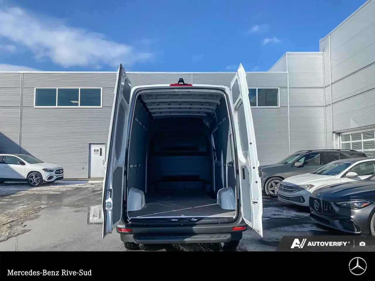 Mercedes-Benz Sprinter снимка Mercedes-Benz Sprinter