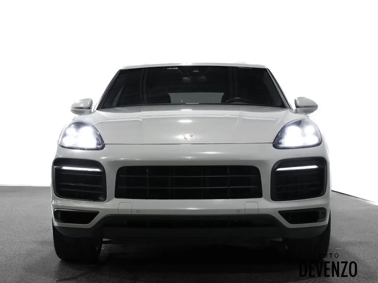 Porsche Cayenne снимка Porsche Cayenne