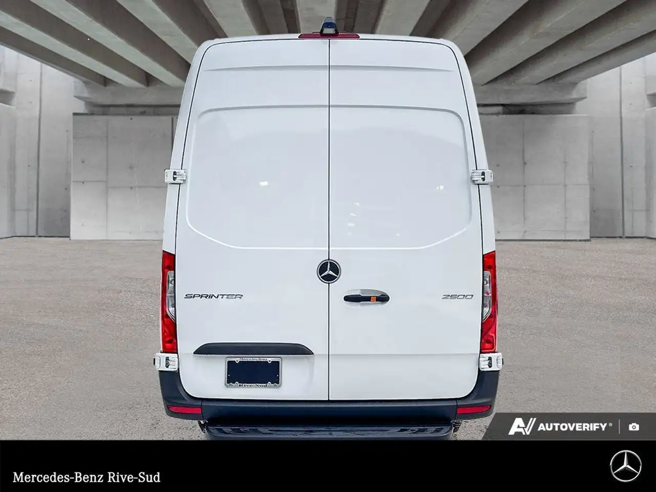 Mercedes-Benz Sprinter снимка Mercedes-Benz Sprinter