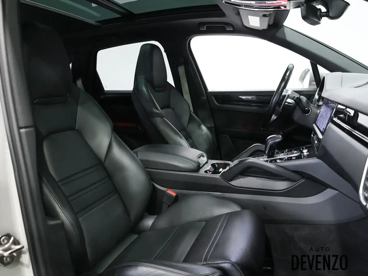 Porsche Cayenne снимка Porsche Cayenne