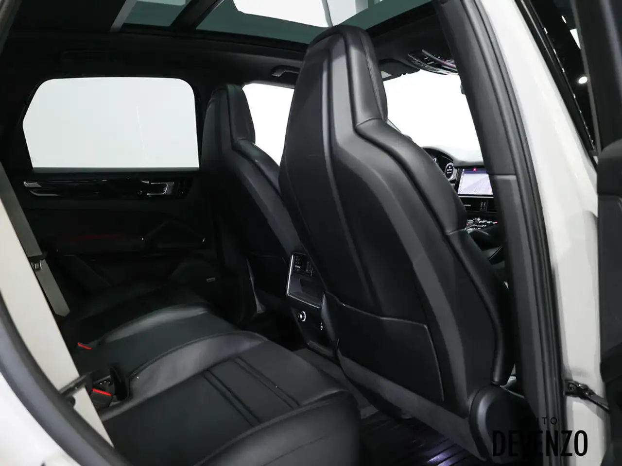 Porsche Cayenne снимка Porsche Cayenne