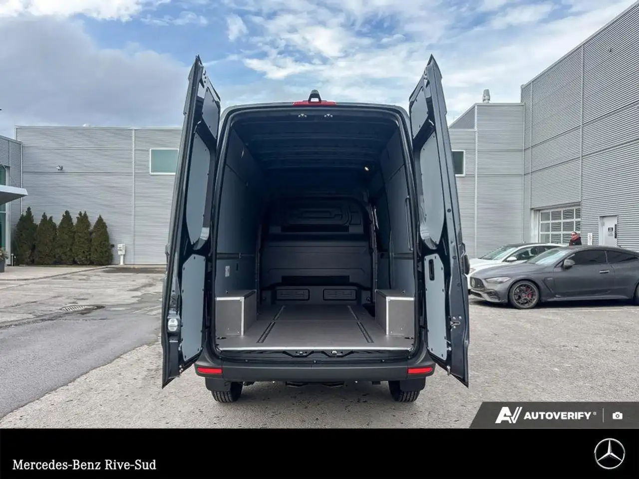 Mercedes-Benz Sprinter снимка Mercedes-Benz Sprinter