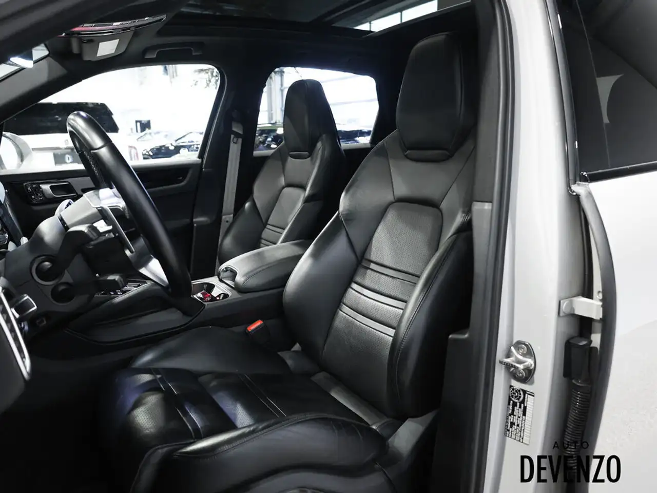 Porsche Cayenne снимка Porsche Cayenne