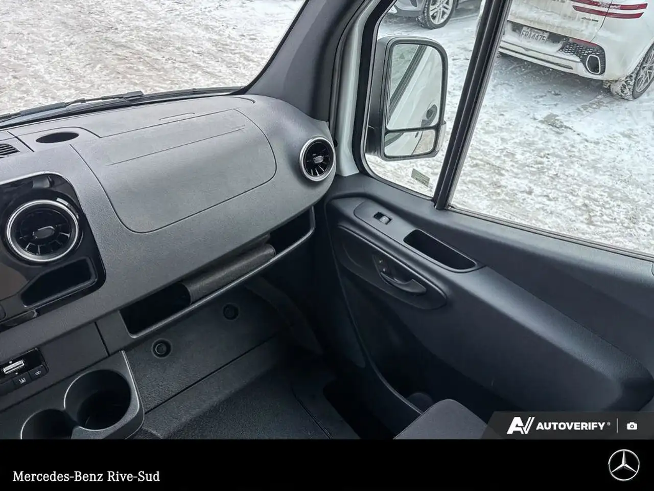 Mercedes-Benz Sprinter снимка Mercedes-Benz Sprinter