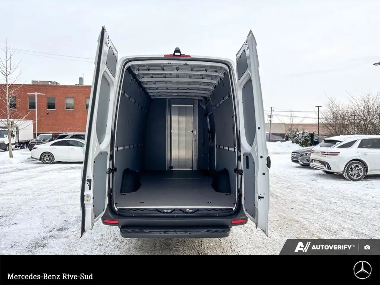 Mercedes-Benz Sprinter снимка Mercedes-Benz Sprinter