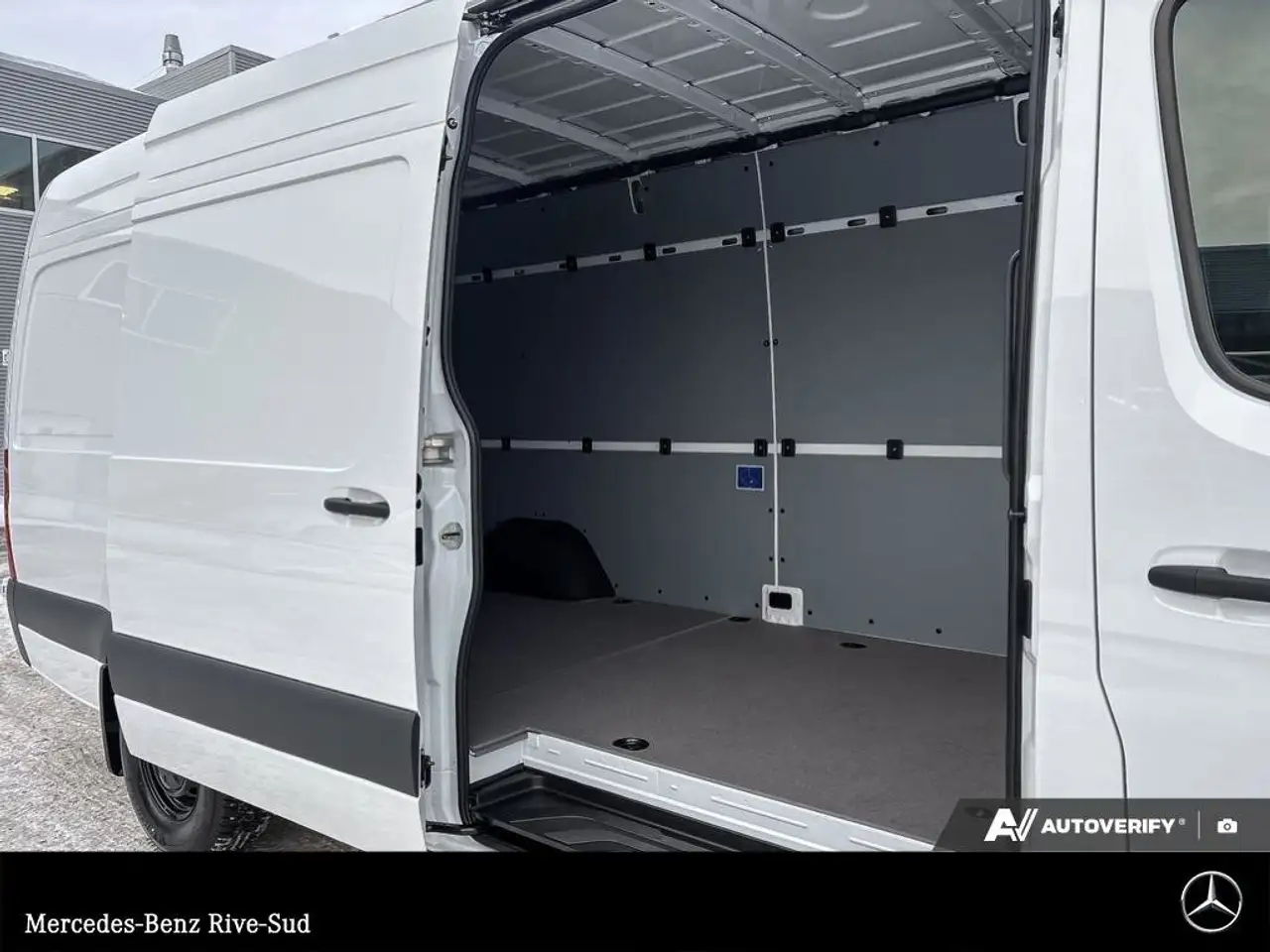 Mercedes-Benz Sprinter снимка Mercedes-Benz Sprinter
