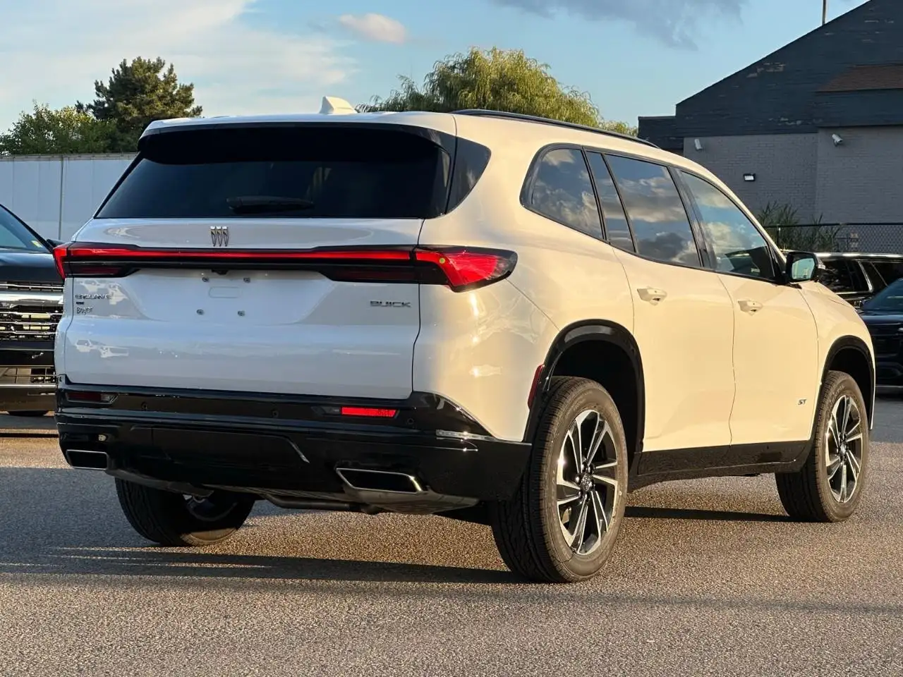 Buick Enclave снимка Buick Enclave