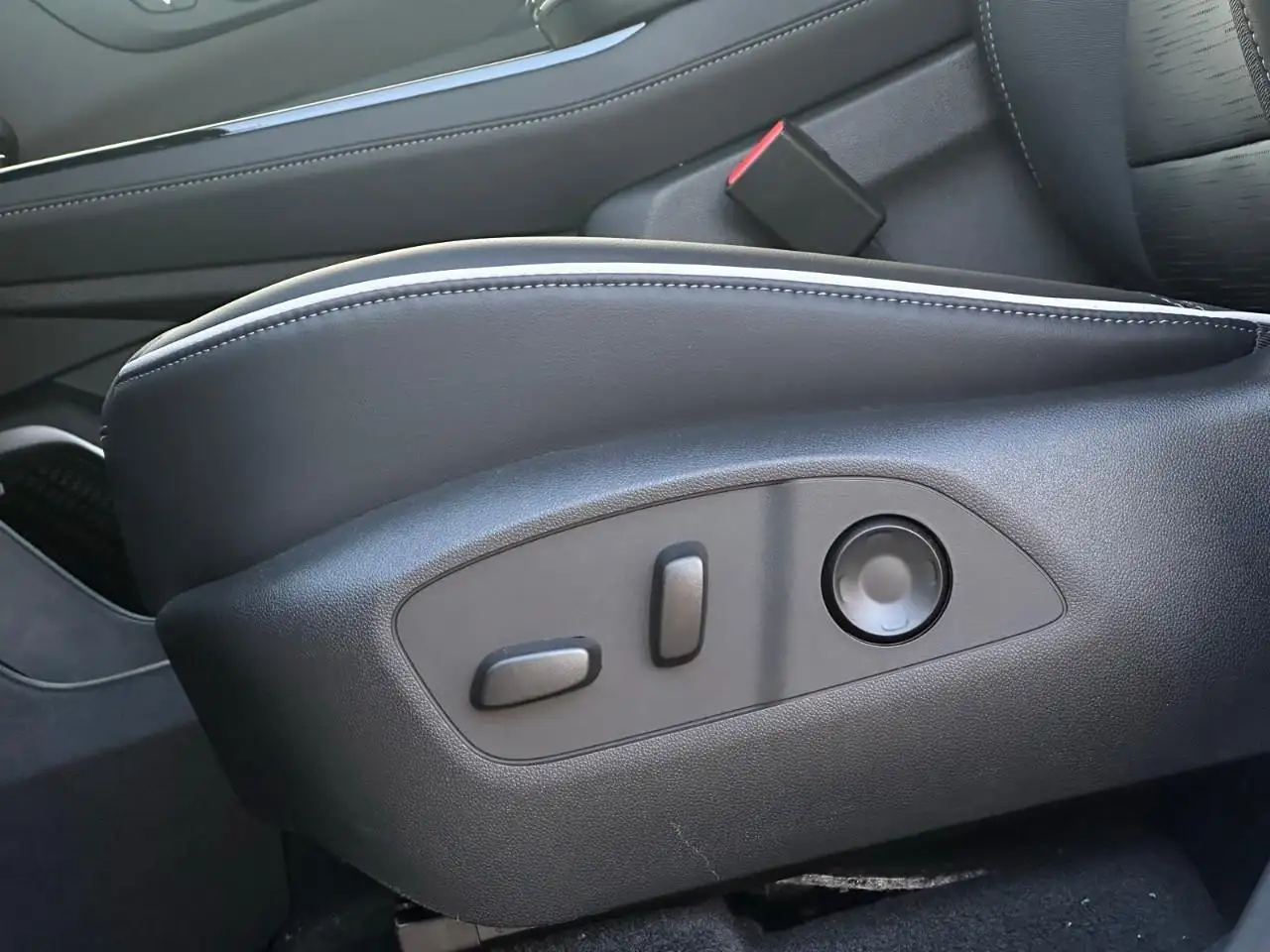 Buick Enclave снимка Buick Enclave