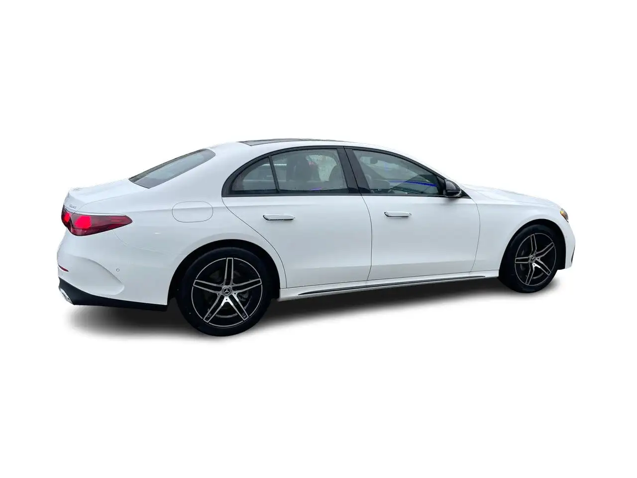 Mercedes-Benz E-Class снимка Mercedes-Benz E-Class