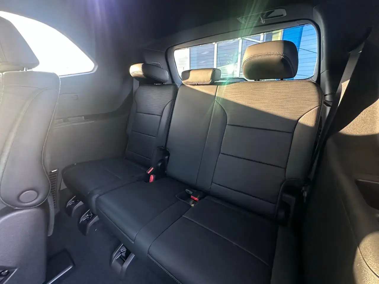 Buick Enclave снимка Buick Enclave