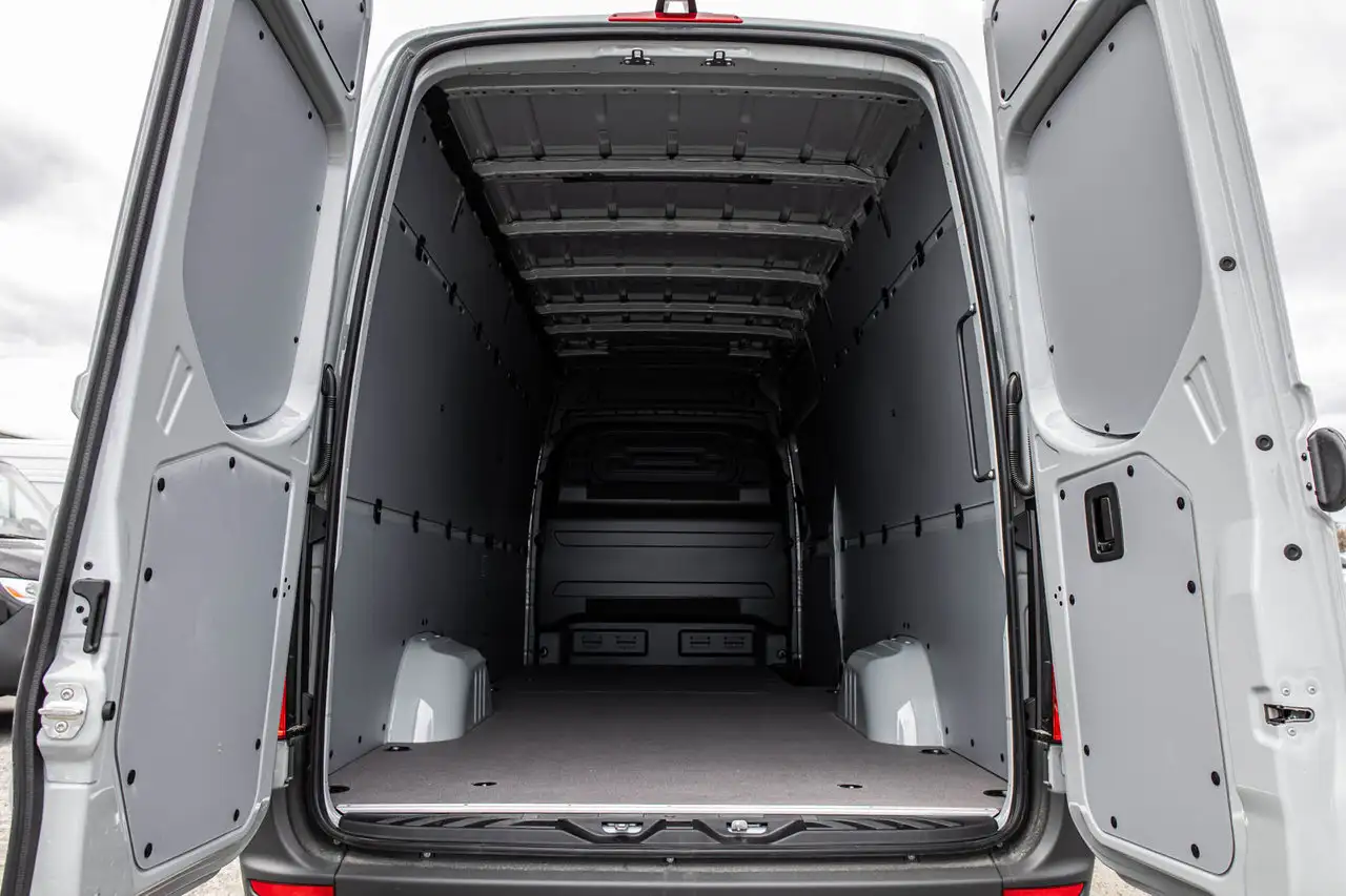 Mercedes-Benz Sprinter снимка Mercedes-Benz Sprinter