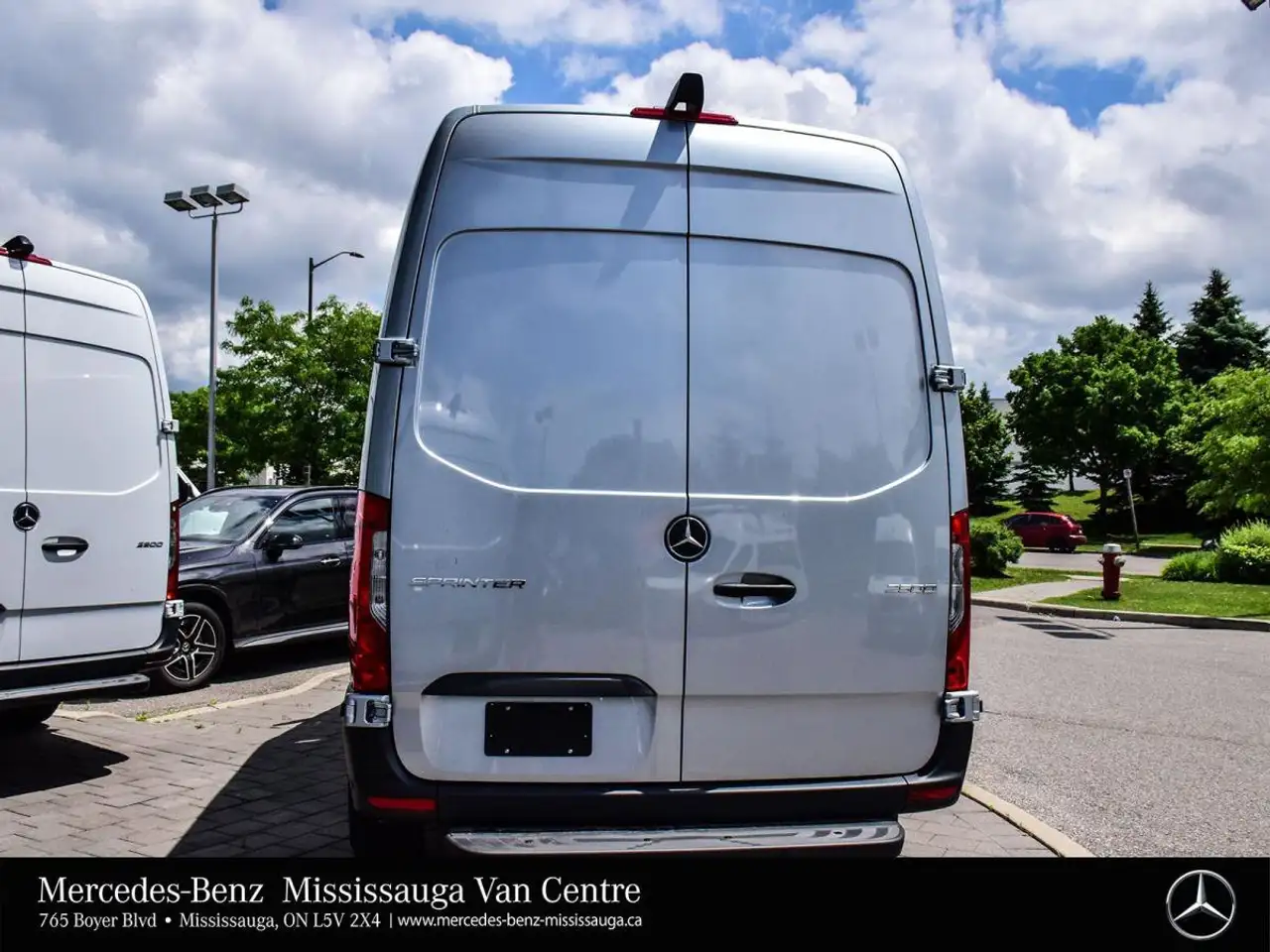 Mercedes-Benz Sprinter снимка Mercedes-Benz Sprinter