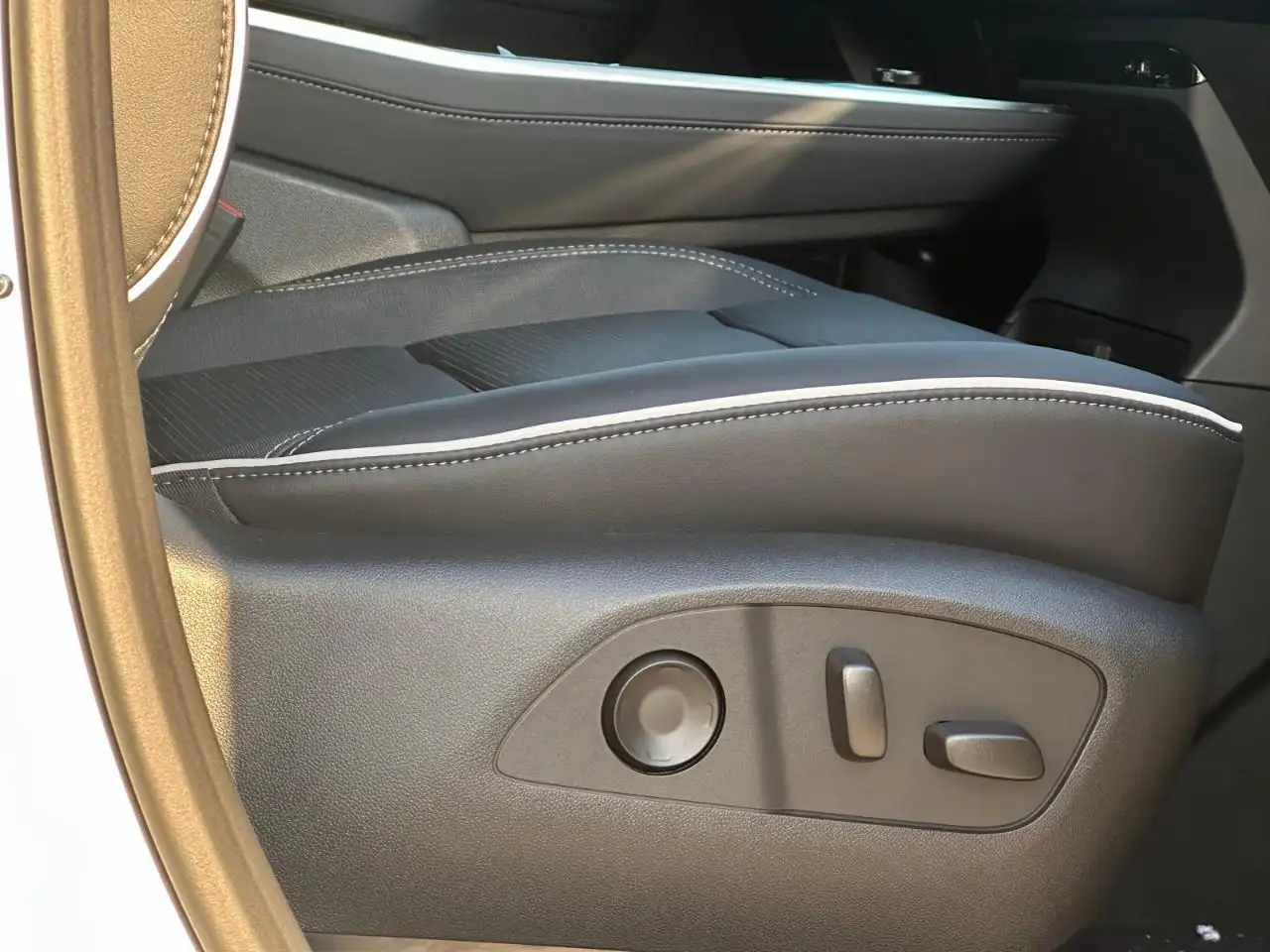 Buick Enclave снимка Buick Enclave